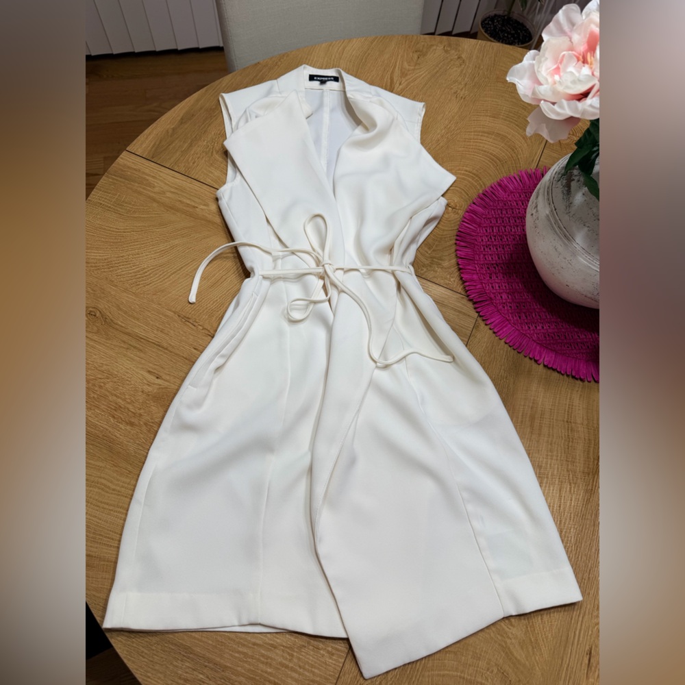 Express White Garment